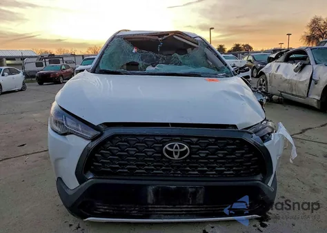 2024 Toyota Corolla Cross L из США, поврежденный, VIN 7MUAAAAG7RV084207